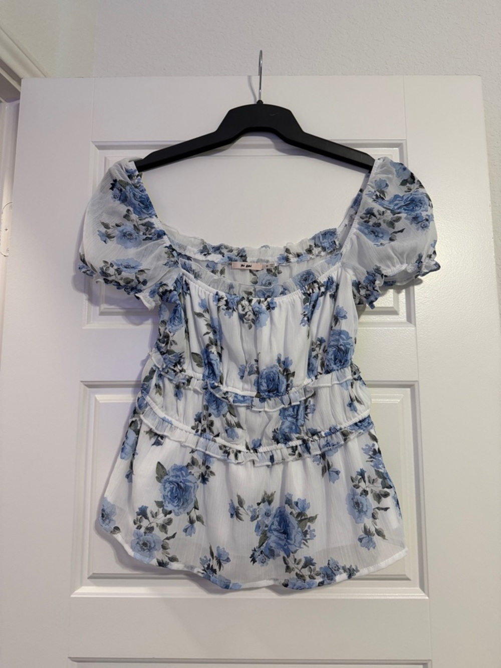 Mi Amore White Top with Blue Floral Print and Puff Sleeves